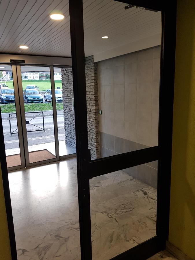 Appartement Grand Dans Prive Avec Cuisine Et Salle De Bain Separe Un Parking Gratuit Et Magnifique Vue Sur Les Montagness Marnaz
